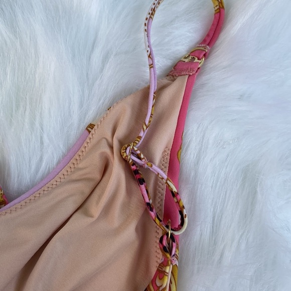 New GUESS One Piece Swimsuit SZ S - Picture 8 of 11